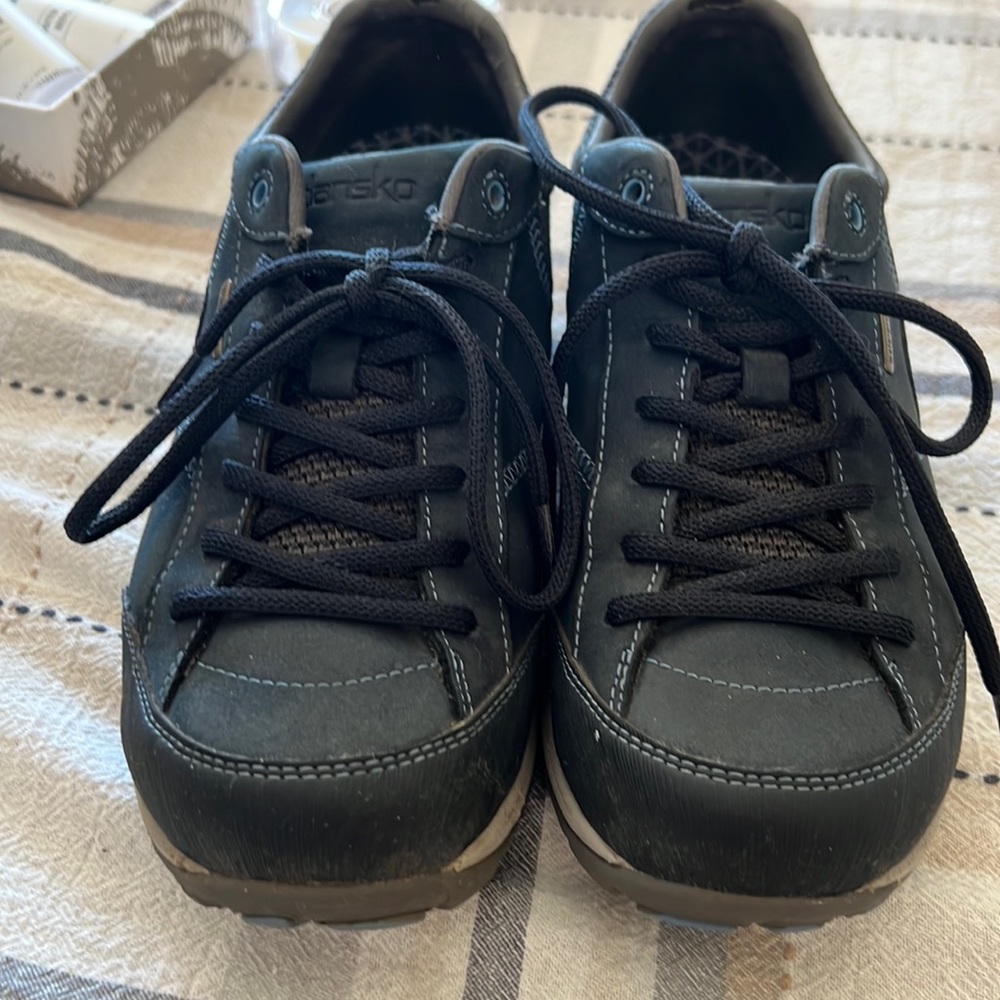 Dansko blue shoes 39 waterproof